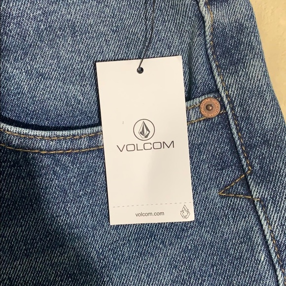 Mid Ride Distressed Denim Shorts - Picture 4 of 5